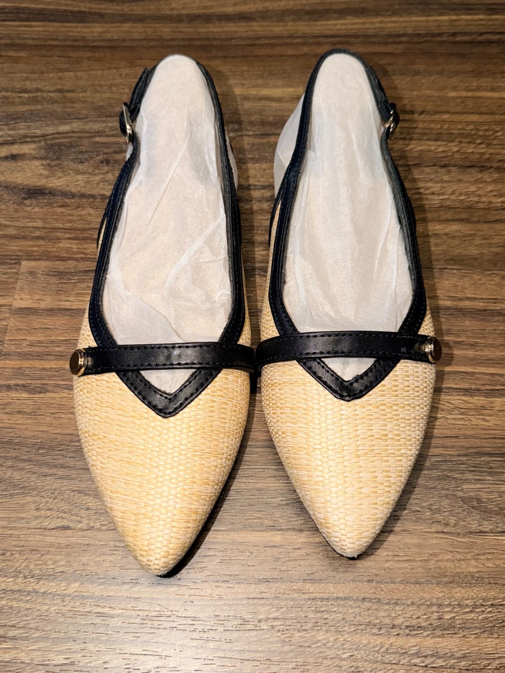 Women’s Pointed Toe Slingback Flats in Natural Straw and Black Trim/NWOB/Size7.5